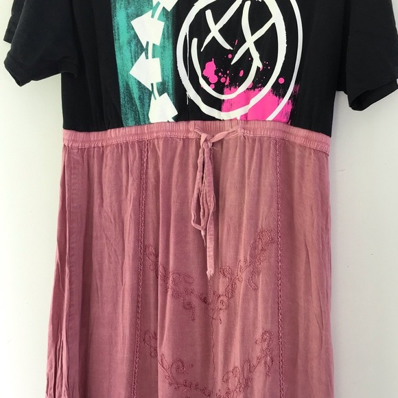 Handcrafted Reworked Blink182 Maxi Peasant Dress size M/1X maxi shirt - Picture 5 of 10